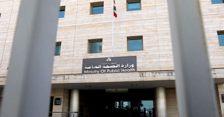 قرار لبناني يحرم خريجي التمريض الفلسطينيين من العمل