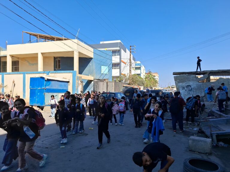 أزمة التعليم تتفاقم في مدارس الأونروا بمخيم نهر البارد