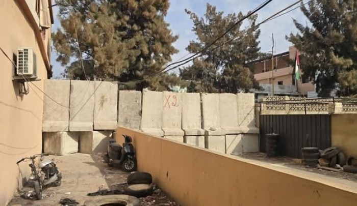 إغلاق المدخل الأخير يحوّل البداوي إلى مخيّم محاصر